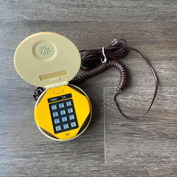 Urban Outfitters Hamburger Phone - Picture 4 of 4